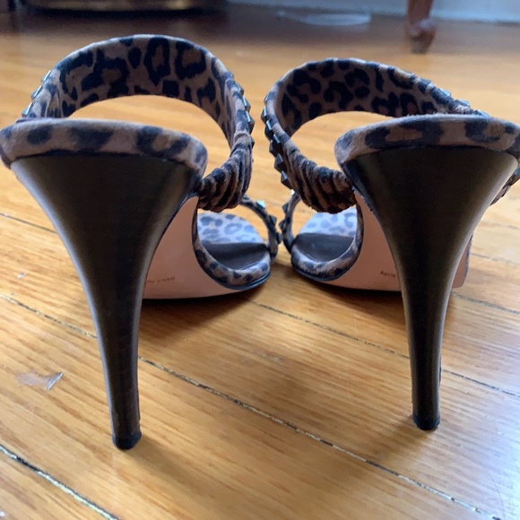 Stunning Manolo Blahnik  leopard and spike heels - Picture 4 of 12